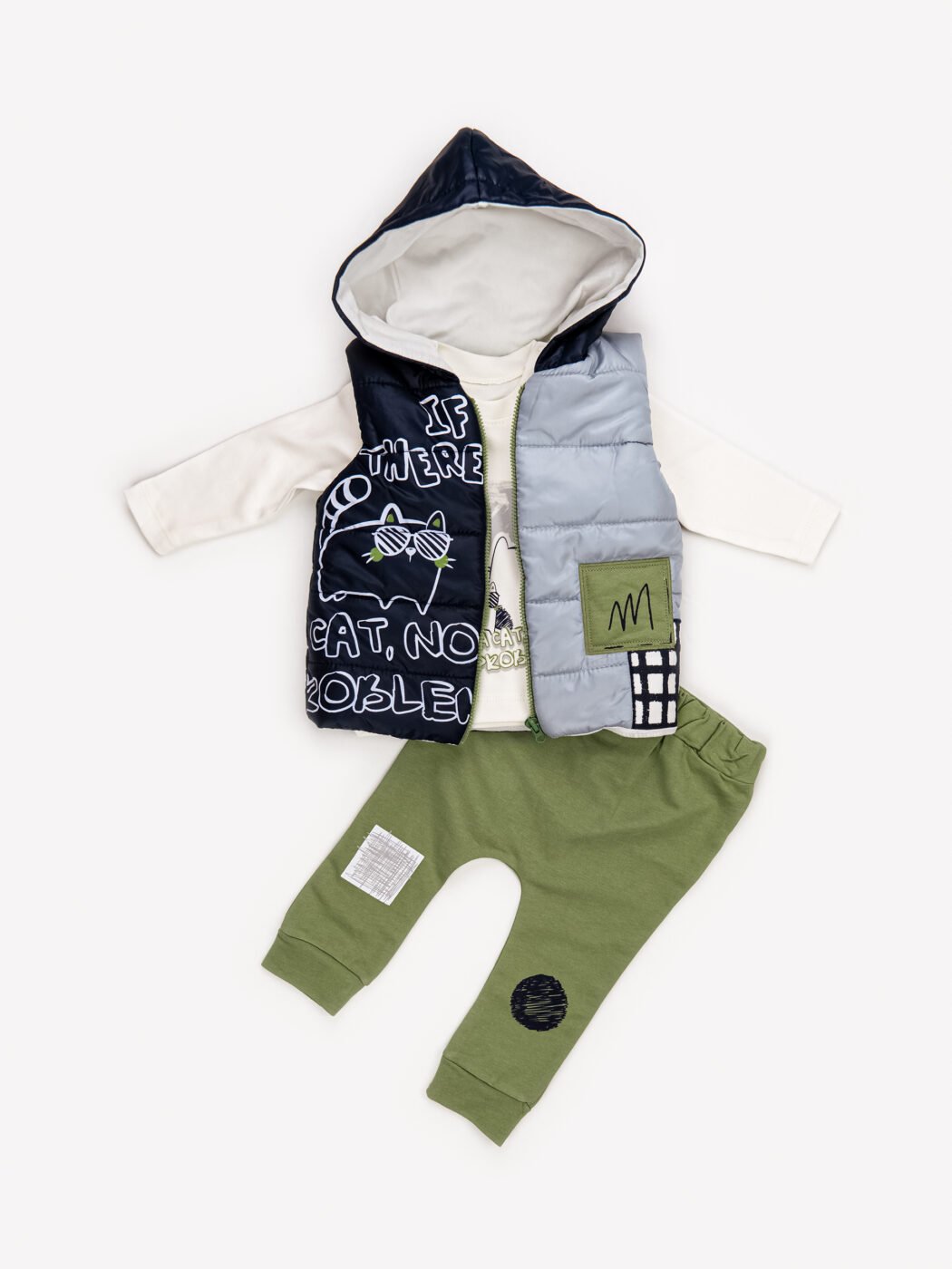 Ensemble 3 Pièces Garçon – Gilet Matelassé, T-shirt & Pantalon Style Chat