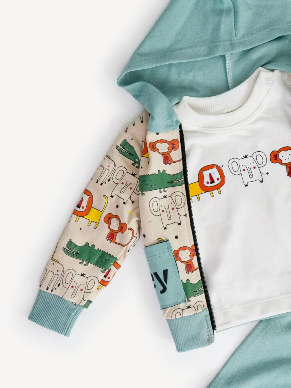 Ensemble 3 Pièces Vêtement Bébé Garçon - Veste Safari, T-shirt & Pantalon "Hey Hi" Ensemble 3 Pièces Vêtement Bébé Garçon - Veste Safari, T-shirt & Pantalon "Hey Hi"