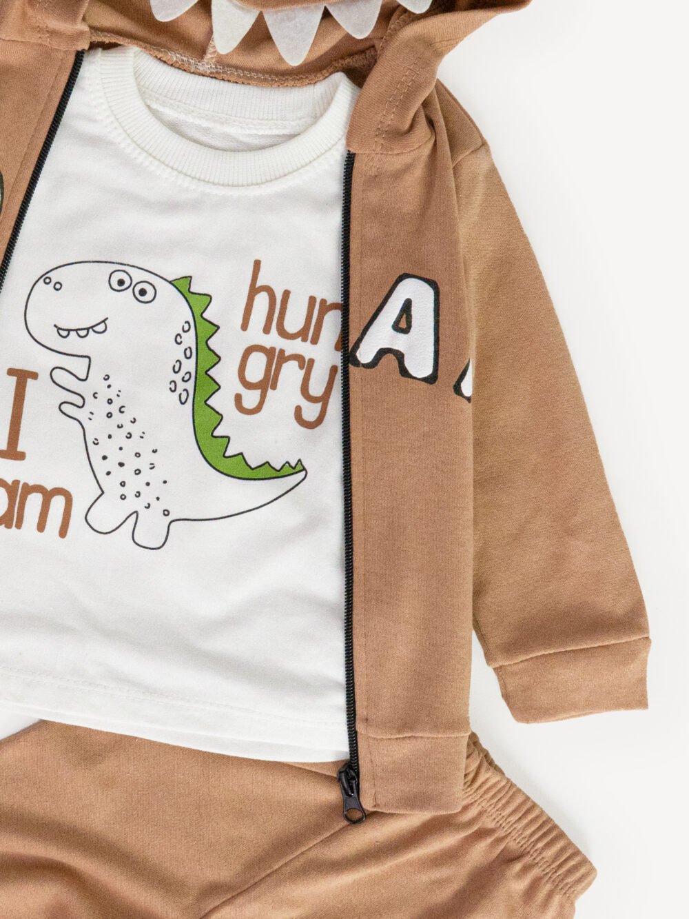 Ensemble 3 Pièces Vêtement Bébé Garçon – Veste « ROAR », T-shirt & Pantalon Ensemble 3 Pièces Vêtement Bébé Garçon – Veste « ROAR », T-shirt & Pantalon